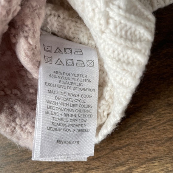 5/$20 Cute bunny sweater 18M - Picture 3 of 3